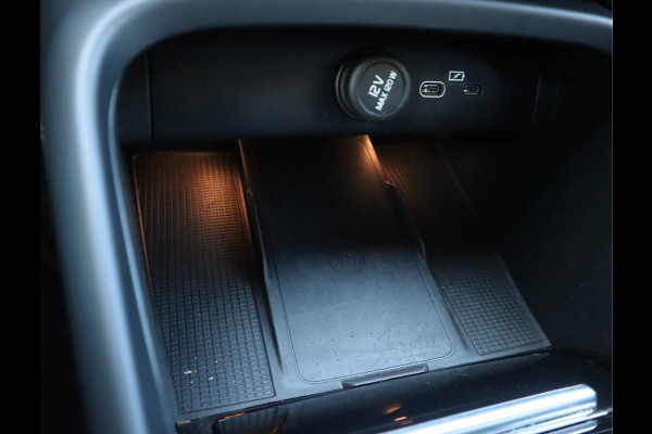 Volvo XC40 Recharge P8 AWD R-Design SOH 88,1% / Stoel-stuurverw. / Camera NL Auto / BTW Auto