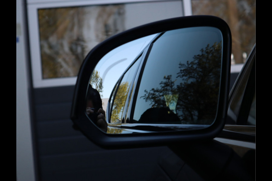 Volvo XC40 Recharge P8 AWD R-Design SOH 88,1% / Stoel-stuurverw. / Camera NL Auto / BTW Auto