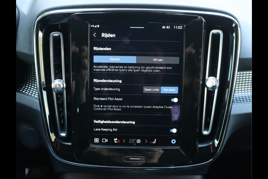 Volvo XC40 Recharge P8 AWD R-Design SOH 88,1% / Stoel-stuurverw. / Camera NL Auto / BTW Auto