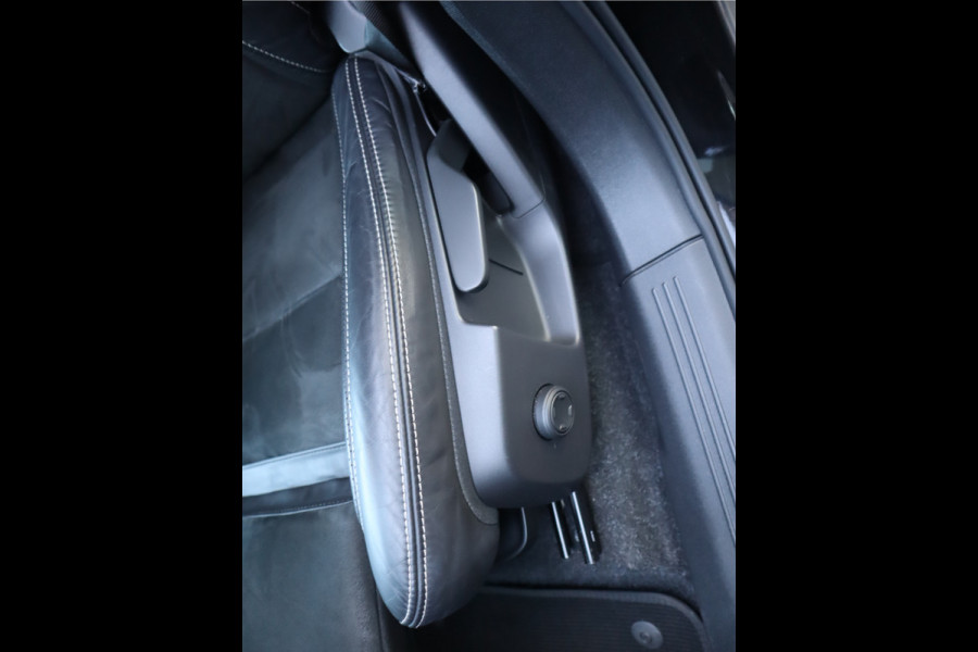 Volvo XC40 Recharge P8 AWD R-Design SOH 88,1% / Stoel-stuurverw. / Camera NL Auto / BTW Auto