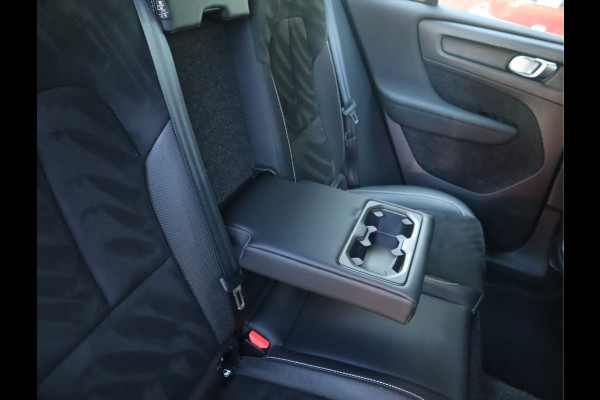 Volvo XC40 Recharge P8 AWD R-Design SOH 88,1% / Stoel-stuurverw. / Camera NL Auto / BTW Auto