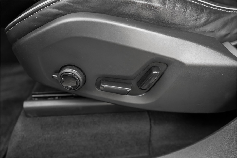 Volvo XC90 2.0 T8 Recharge AWD R-Design Pano H/K Trekhaak