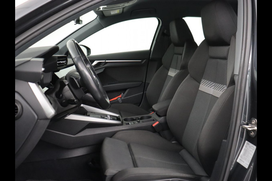 Audi A3 30 TFSI Advanced edition | Sportstoelen | Carplay | Audi Sound | Navigatie | Virtual Cockpit | Climate control | Full LED | Parkeerhulp | 17'' | DAB | Cruise control