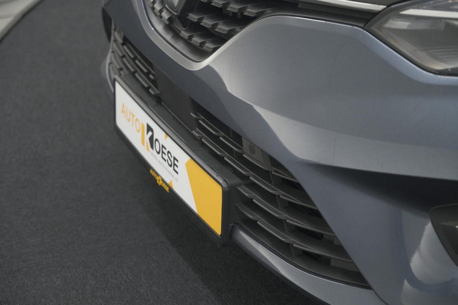 Renault Clio TCe 130 EDC Intens |  Allseason banden | Camera | Navigatie | Parkeersensoren