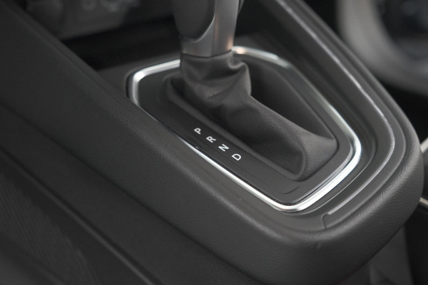 Renault Clio TCe 130 EDC Intens |  Allseason banden | Camera | Navigatie | Parkeersensoren