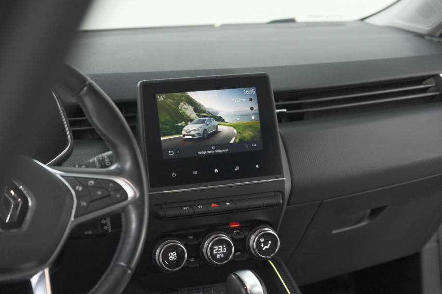 Renault Clio TCe 130 EDC Intens |  Allseason banden | Camera | Navigatie | Parkeersensoren