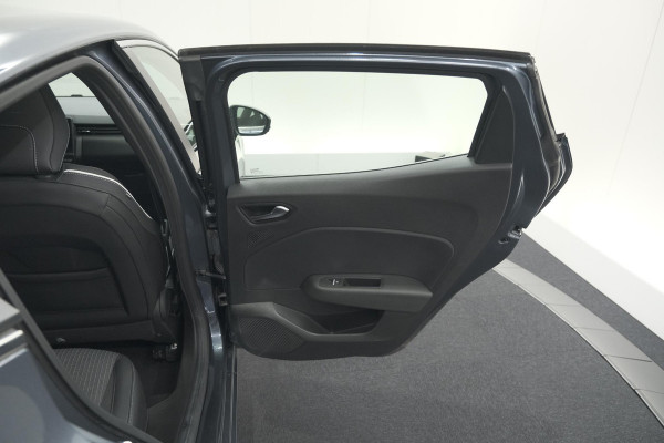 Renault Clio TCe 130 EDC Intens |  Allseason banden | Camera | Navigatie | Parkeersensoren