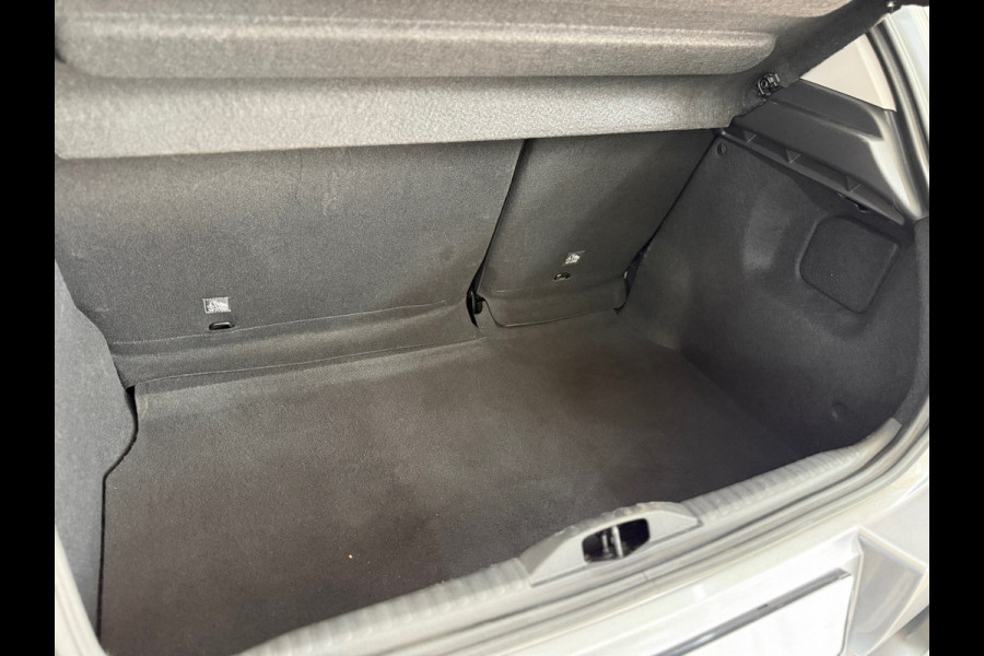 Citroën C3 1.2 Shine |NAVI | Sensoren Achter | Cruise Control |110pk |