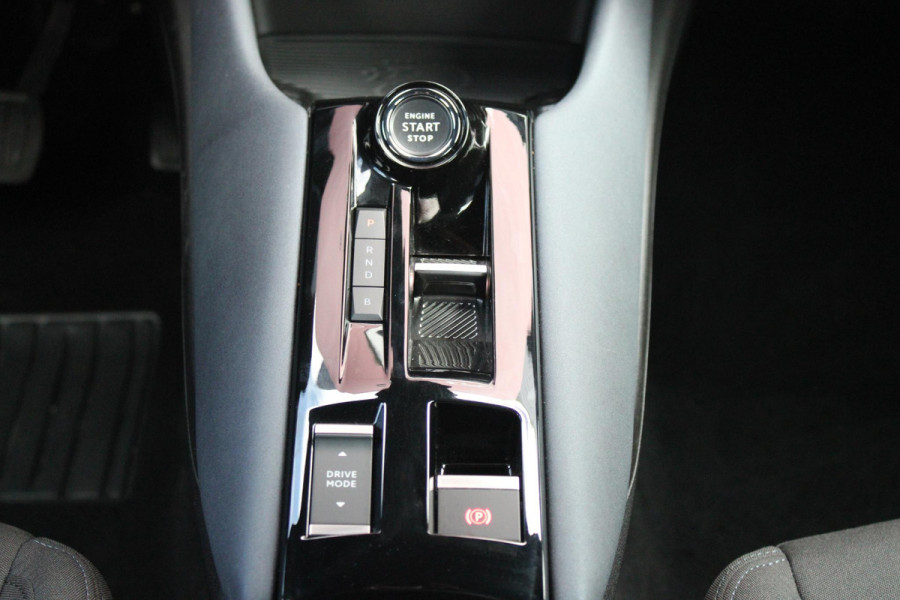 Alfa Romeo junior 156PK Elettrica 54 kWh | DRAADLOZE APPLE CARPLAY/ANDROID AUTO | PARKEERSENSOREN ACHTER |  CLIMATE CONTROL | VERKEERSBORDEN HERKENNING | ADAPTIVE CRUISE CONTROL | KEYLESS START | LICHTMETALEN VELGEN | LED KOPLAMPEN | LED ACHTERLICHTEN | SCUDETTO "LEGGENDA" |