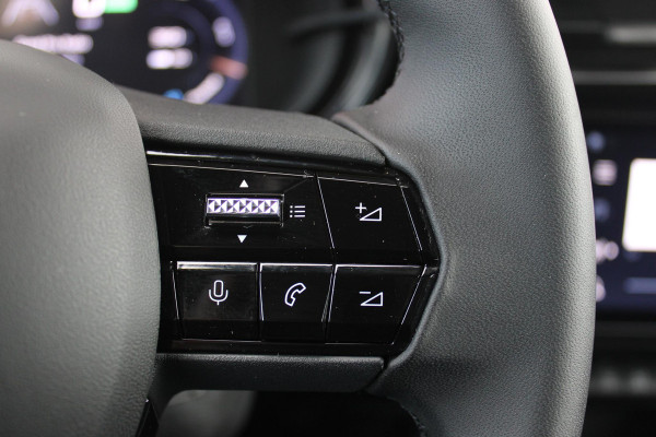 Alfa Romeo junior 156PK Elettrica 54 kWh | DRAADLOZE APPLE CARPLAY/ANDROID AUTO | PARKEERSENSOREN ACHTER |  CLIMATE CONTROL | VERKEERSBORDEN HERKENNING | ADAPTIVE CRUISE CONTROL | KEYLESS START | LICHTMETALEN VELGEN | LED KOPLAMPEN | LED ACHTERLICHTEN | SCUDETTO "LEGGENDA" |