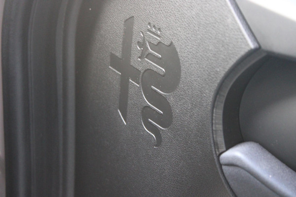 Alfa Romeo junior 156PK Elettrica 54 kWh | DRAADLOZE APPLE CARPLAY/ANDROID AUTO | PARKEERSENSOREN ACHTER |  CLIMATE CONTROL | VERKEERSBORDEN HERKENNING | ADAPTIVE CRUISE CONTROL | KEYLESS START | LICHTMETALEN VELGEN | LED KOPLAMPEN | LED ACHTERLICHTEN | SCUDETTO "LEGGENDA" |