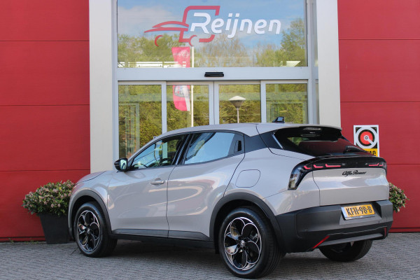 Alfa Romeo junior 156PK Elettrica 54 kWh | DRAADLOZE APPLE CARPLAY/ANDROID AUTO | PARKEERSENSOREN ACHTER |  CLIMATE CONTROL | VERKEERSBORDEN HERKENNING | ADAPTIVE CRUISE CONTROL | KEYLESS START | LICHTMETALEN VELGEN | LED KOPLAMPEN | LED ACHTERLICHTEN | SCUDETTO "LEGGENDA" |