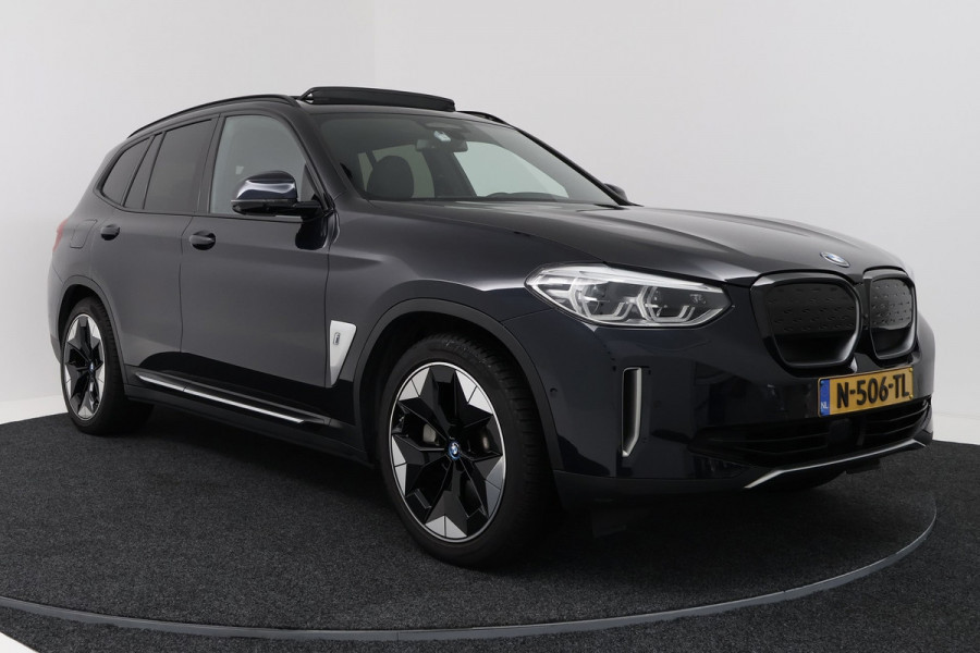 BMW iX3 High Executive 80 kWh M-pakket (1e eigenaar, NL-auto, Dealer OnderH, Panoramadak, Navi Pro, Leder, StoelV, Etc)