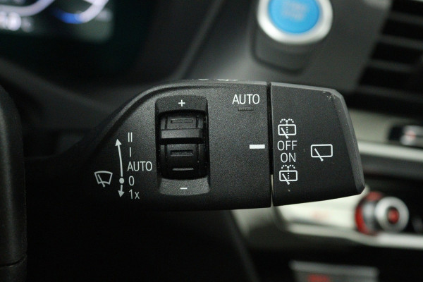 BMW iX3 High Executive 80 kWh M-pakket (1e eigenaar, NL-auto, Dealer OnderH, Panoramadak, Navi Pro, Leder, StoelV, Etc)