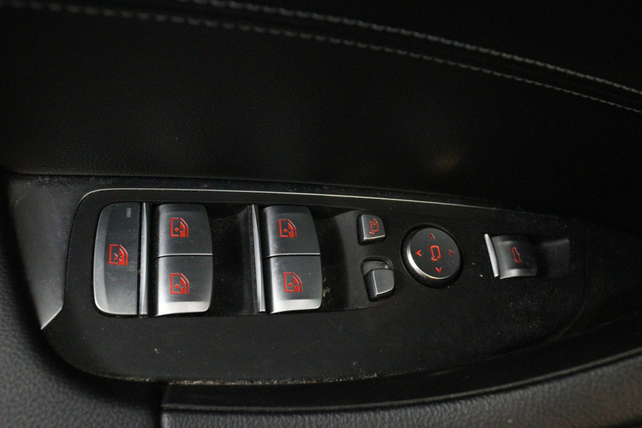 BMW iX3 High Executive 80 kWh M-pakket (1e eigenaar, NL-auto, Dealer OnderH, Panoramadak, Navi Pro, Leder, StoelV, Etc)