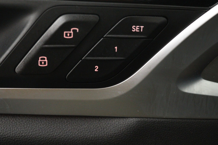 BMW iX3 High Executive 80 kWh M-pakket (1e eigenaar, NL-auto, Dealer OnderH, Panoramadak, Navi Pro, Leder, StoelV, Etc)