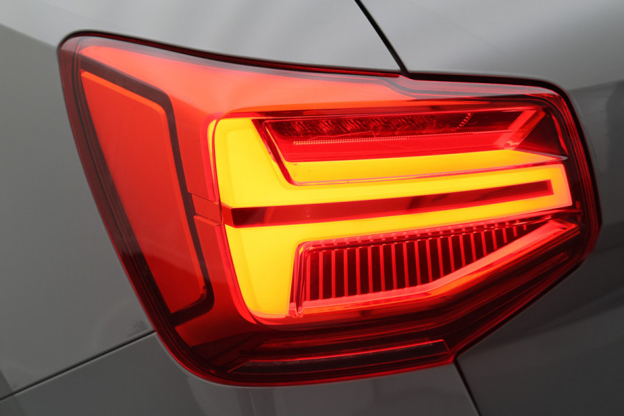 Audi Q2 2.0 TFSI quattro Sport Edition #1 Panoramadak, Leer, B&O, Head-Up, ACC, Trekhaak, 19"