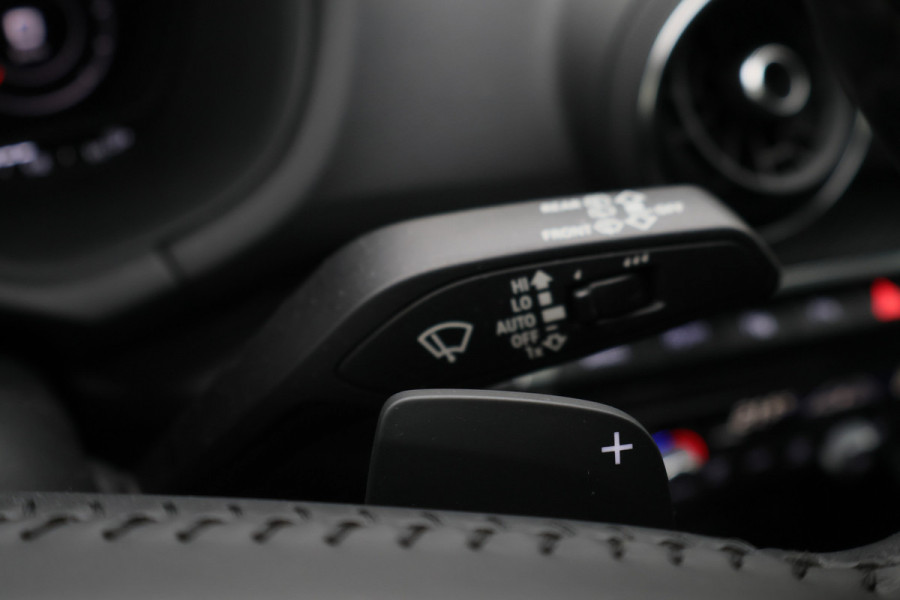 Audi Q2 2.0 TFSI quattro Sport Edition #1 Panoramadak, Leer, B&O, Head-Up, ACC, Trekhaak, 19"