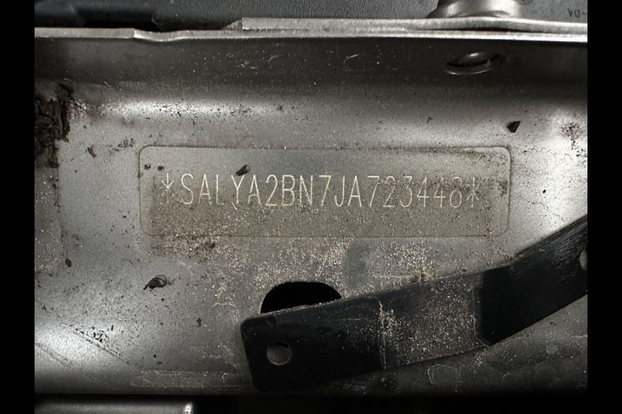 Land Rover Range Rover Velar 2.0 I4 AWD R-Dynamic HSE (INCL-BTW) Aut. *PANO | LEATHER | MATRIX-LED | MEMORY-PACK | BLINDSPOT | MERIDIAN-SURROUND | DIGI-COCKPIT | CAMERA | KEYLESS | HEATED-COMFORTSEATS | PRIVACYGLASS | SHIFTPADDLES | 22''ALU*