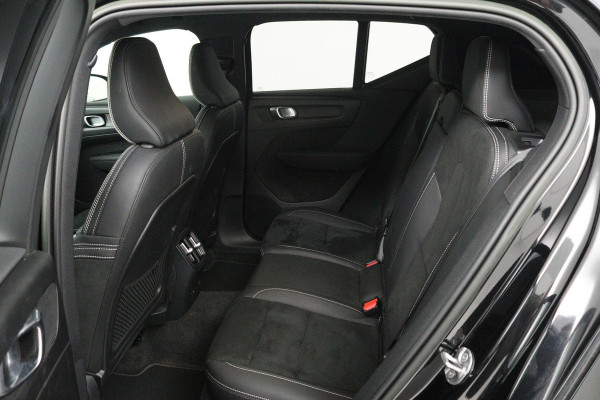 Volvo XC40 Recharge Plus 70 kWh (1e Eig, NL-auto, Dealer OndH, Carplay/ Andrioid, Trekhaak, Camera, Stoel/Stuur VerW, Etc)
