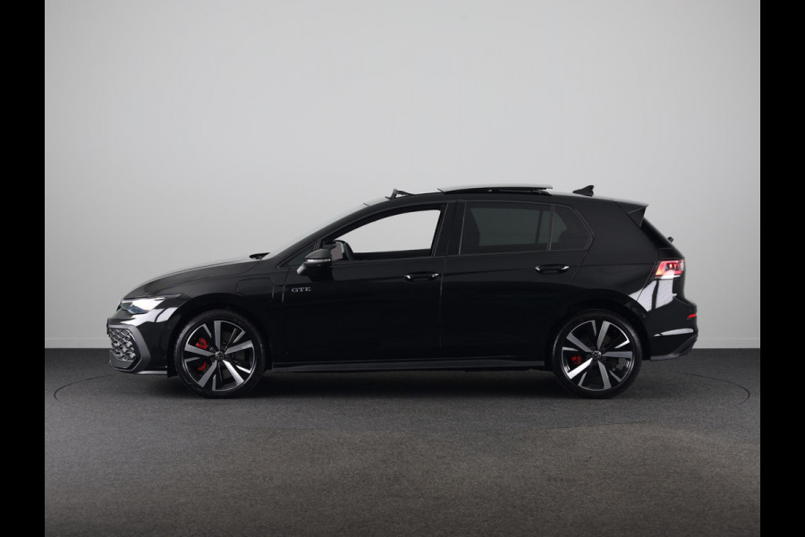 Volkswagen Golf 1.5 eHybrid GTE 272 PK PHEV | Panorama dak | 18"Lm velgen | Trekhaak wegklapbaar | Head up display | Adaptieve demping |