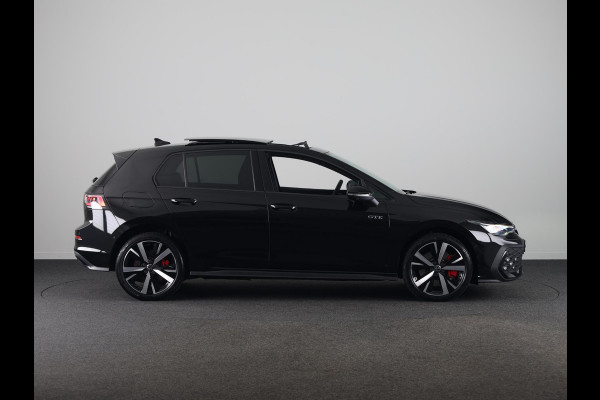 Volkswagen Golf 1.5 eHybrid GTE 272 PK PHEV | Panorama dak | 18"Lm velgen | Trekhaak wegklapbaar | Head up display | Adaptieve demping |