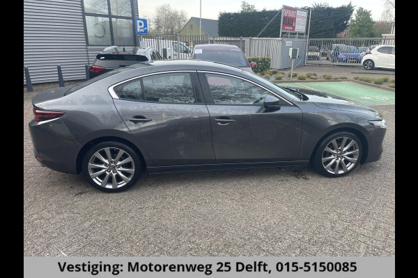 Mazda 3 2.0 e-SkyActiv-X M Hybrid 186 Comfort . STUUR & STOELVERWARMING . BOSE AUDIO  . NAVIGATIE .