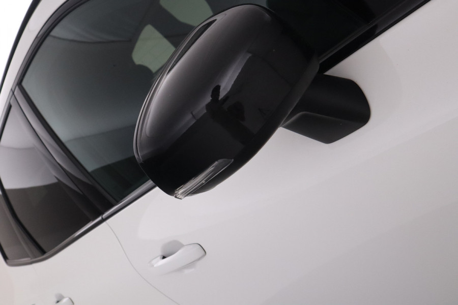 Volvo XC60 2.0 T8 Twin Engine AWD R-Design Luchtvering, Stoelverwarming, Panorama, Apple Carplay,