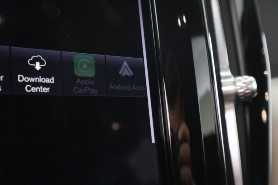 Volvo XC60 2.0 T8 Twin Engine AWD R-Design Luchtvering, Stoelverwarming, Panorama, Apple Carplay,