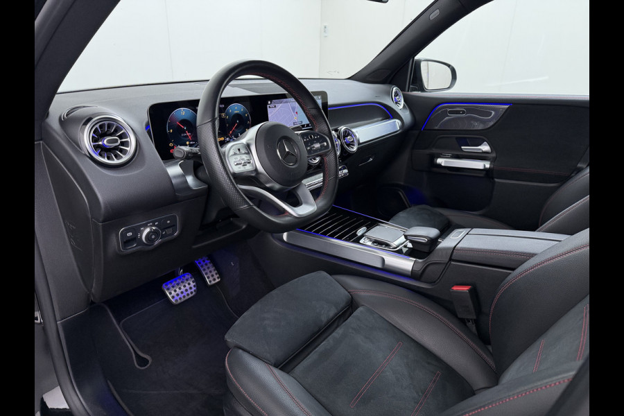 Mercedes-Benz Glb 180 AMG // Nightpakket // Sfeerverlichting // 19" AMG Velgen // Camera // Elek. Achterklep