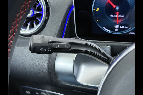 Mercedes-Benz Glb 180 AMG // Nightpakket // Sfeerverlichting // 19" AMG Velgen // Camera // Elek. Achterklep