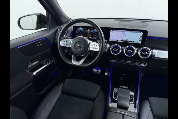 Mercedes-Benz Glb 180 AMG // Nightpakket // Sfeerverlichting // 19" AMG Velgen // Camera // Elek. Achterklep