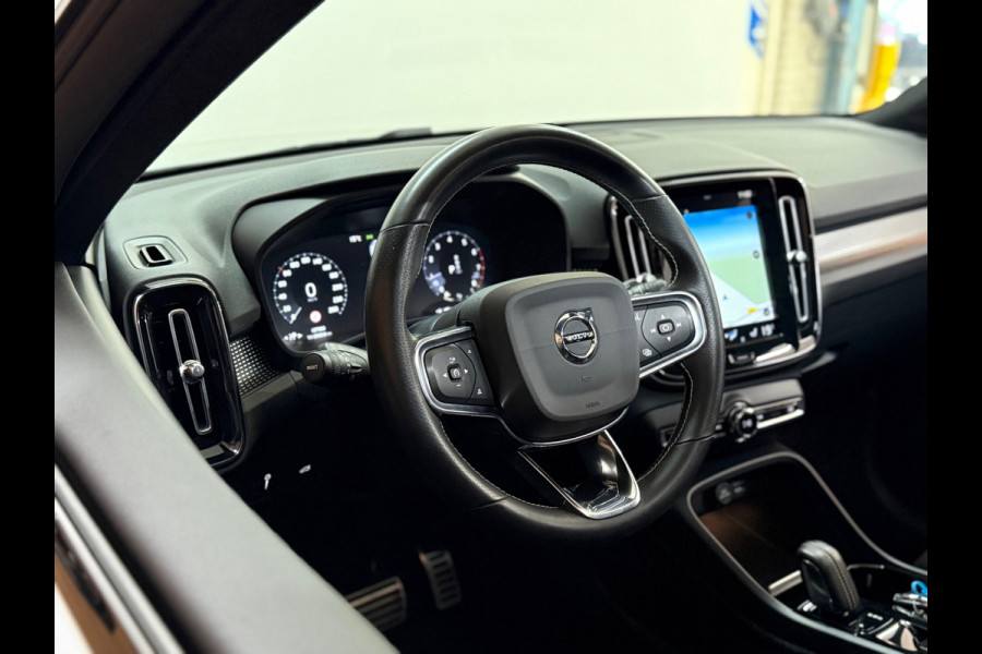 Volvo XC40 1.5 T3 R-Design | Pano | Winterpakket | Elektr voorstoelen+memory | Camera | Carplay