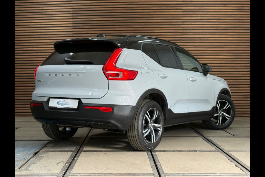 Volvo XC40 1.5 T3 R-Design | Pano | Winterpakket | Elektr voorstoelen+memory | Camera | Carplay