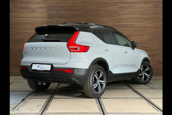 Volvo XC40 1.5 T3 R-Design | Pano | Winterpakket | Elektr voorstoelen+memory | Camera | Carplay