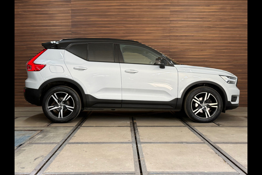 Volvo XC40 1.5 T3 R-Design | Pano | Winterpakket | Elektr voorstoelen+memory | Camera | Carplay