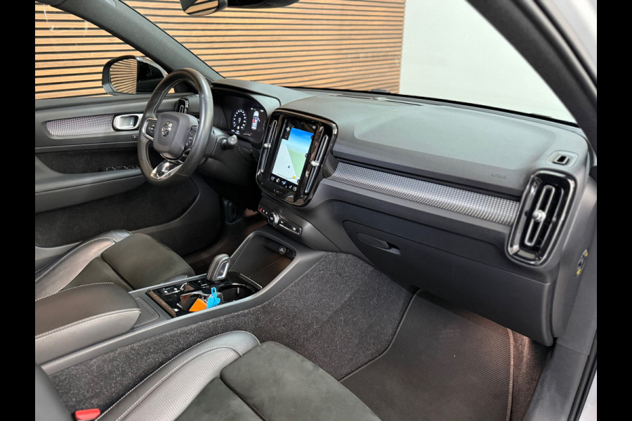 Volvo XC40 1.5 T3 R-Design | Pano | Winterpakket | Elektr voorstoelen+memory | Camera | Carplay