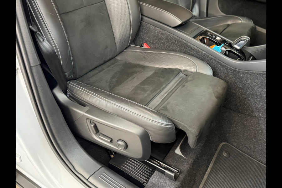 Volvo XC40 1.5 T3 R-Design | Pano | Winterpakket | Elektr voorstoelen+memory | Camera | Carplay