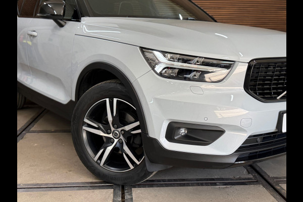 Volvo XC40 1.5 T3 R-Design | Pano | Winterpakket | Elektr voorstoelen+memory | Camera | Carplay