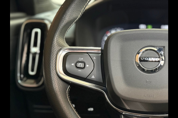 Volvo XC40 1.5 T3 R-Design | Pano | Winterpakket | Elektr voorstoelen+memory | Camera | Carplay