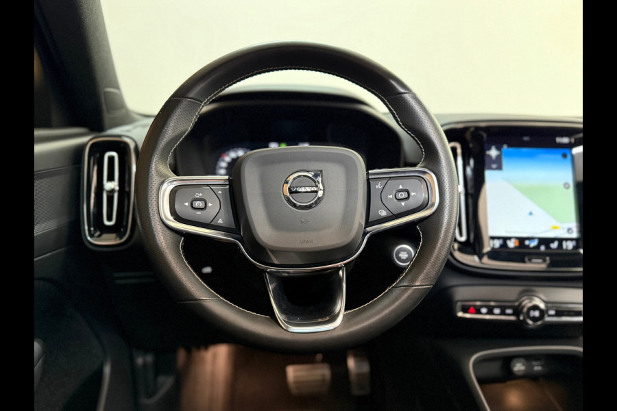 Volvo XC40 1.5 T3 R-Design | Pano | Winterpakket | Elektr voorstoelen+memory | Camera | Carplay