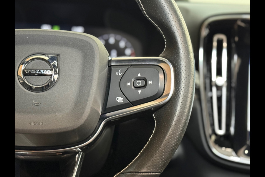 Volvo XC40 1.5 T3 R-Design | Pano | Winterpakket | Elektr voorstoelen+memory | Camera | Carplay