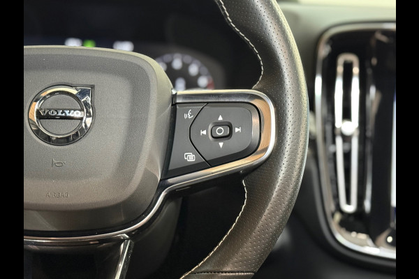 Volvo XC40 1.5 T3 R-Design | Pano | Winterpakket | Elektr voorstoelen+memory | Camera | Carplay