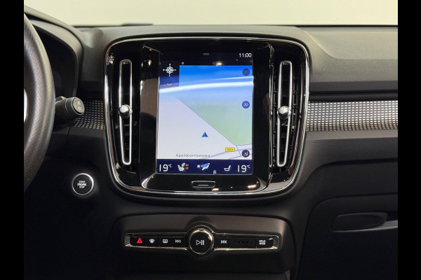 Volvo XC40 1.5 T3 R-Design | Pano | Winterpakket | Elektr voorstoelen+memory | Camera | Carplay