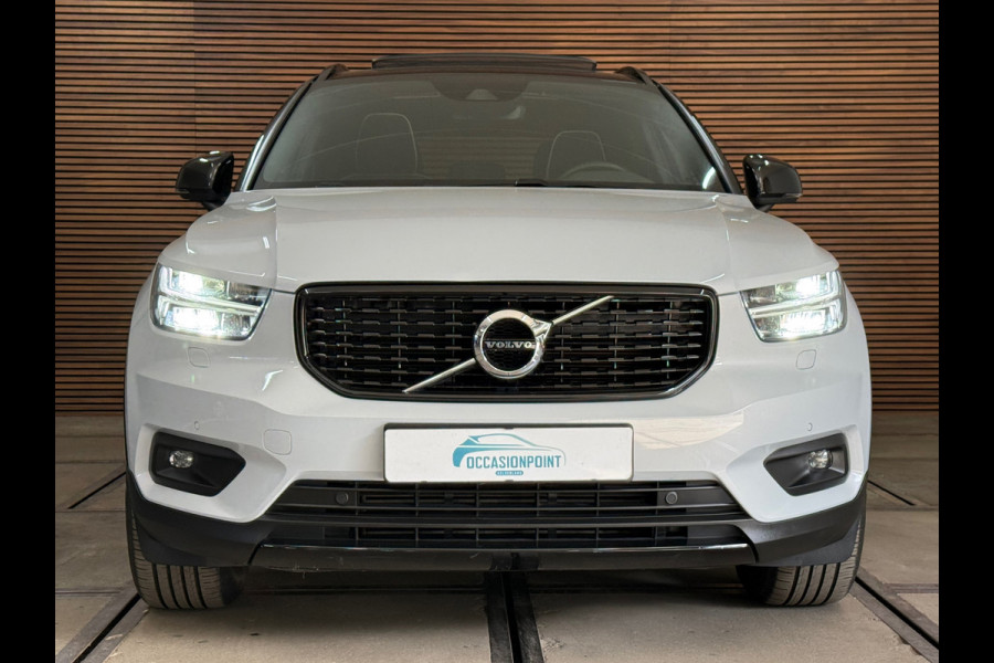 Volvo XC40 1.5 T3 R-Design | Pano | Winterpakket | Elektr voorstoelen+memory | Camera | Carplay