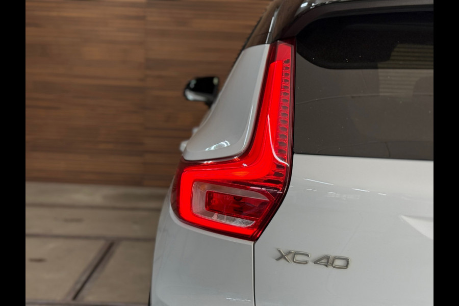 Volvo XC40 1.5 T3 R-Design | Pano | Winterpakket | Elektr voorstoelen+memory | Camera | Carplay