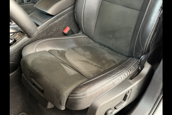 Volvo XC40 1.5 T3 R-Design | Pano | Winterpakket | Elektr voorstoelen+memory | Camera | Carplay