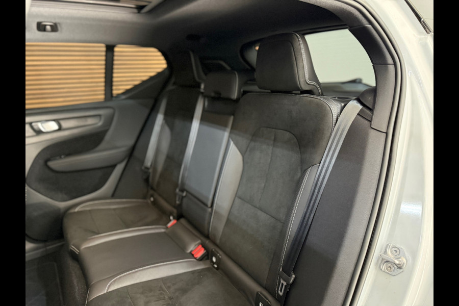 Volvo XC40 1.5 T3 R-Design | Pano | Winterpakket | Elektr voorstoelen+memory | Camera | Carplay