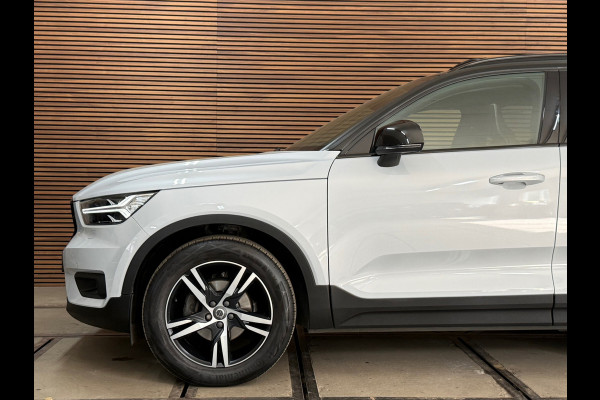 Volvo XC40 1.5 T3 R-Design | Pano | Winterpakket | Elektr voorstoelen+memory | Camera | Carplay