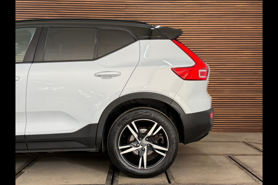 Volvo XC40 1.5 T3 R-Design | Pano | Winterpakket | Elektr voorstoelen+memory | Camera | Carplay